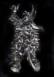 Papenoir "mulinga na milinga" (pollution). The costume is made of electronic wire spring exhaust pipes. He denounces the attacks on the environment but also. health crises would come from this failure to respect nature.

Papenoir "mulinga na milinga" ( pollution). Le costume est fait tuyaux d'échappement ressort fil électronique. Il dénonce les atteintes à l'envirronement mais aussi. les crises sanitaire viendraient de ce non respect de la nature.