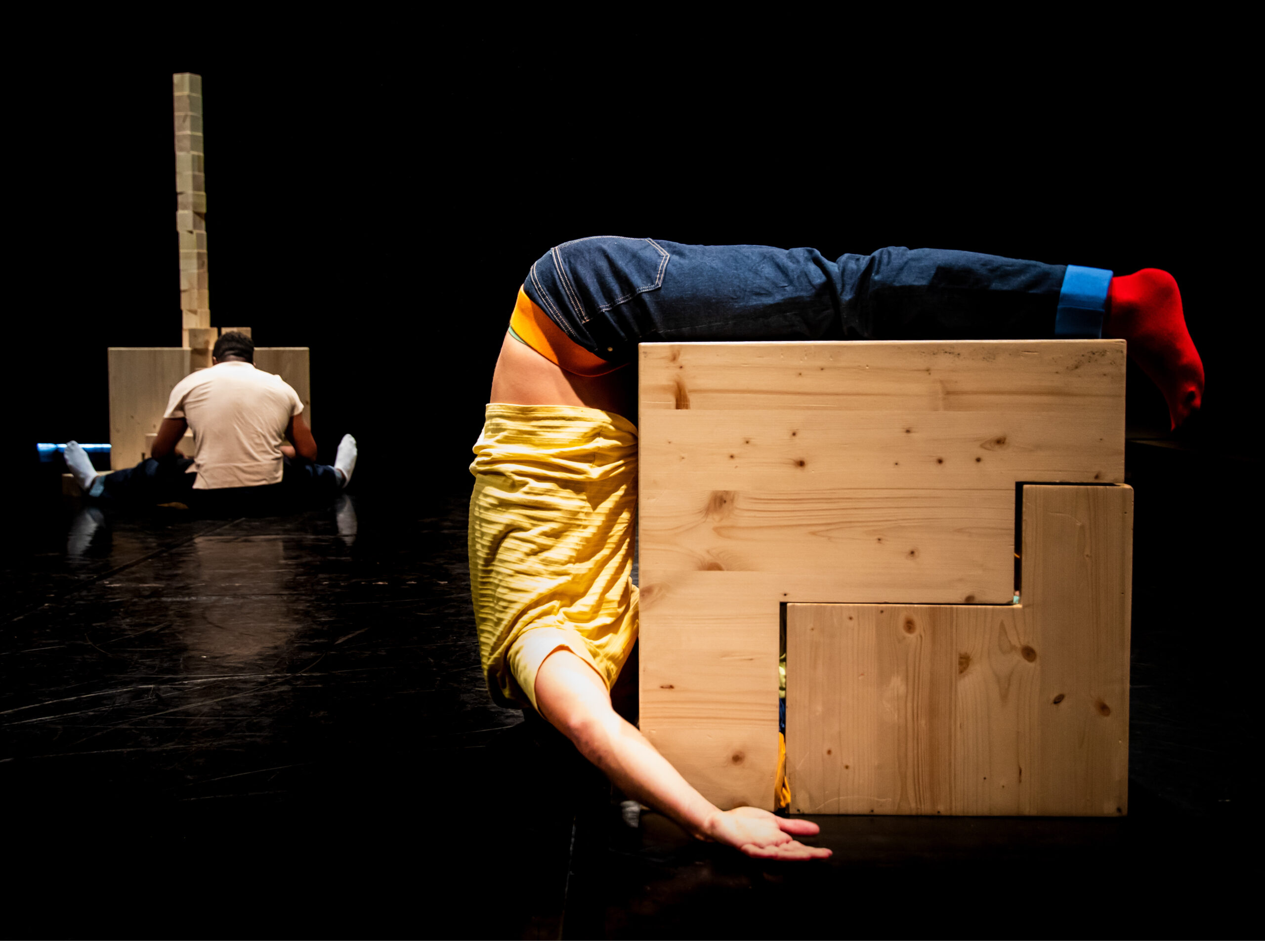 MOTS PREMIERS - Cie AK Entrepot